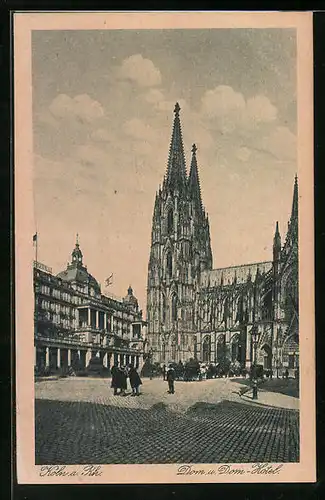 AK Köln /Rhein, Besucher vor dem Dom