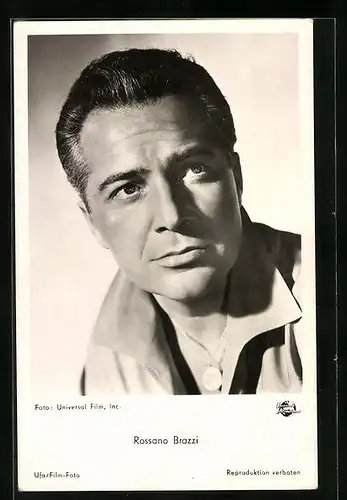 AK Schauspieler Rossano Brazzi mit nachdenklichem Blick