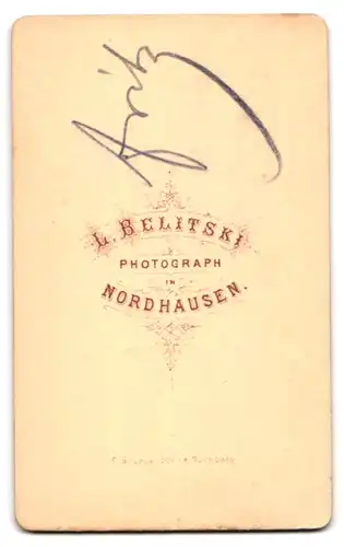 Fotografie L. Belitzki, Nordhausen, Portrait blondes Fräulein mit Flechtdutt