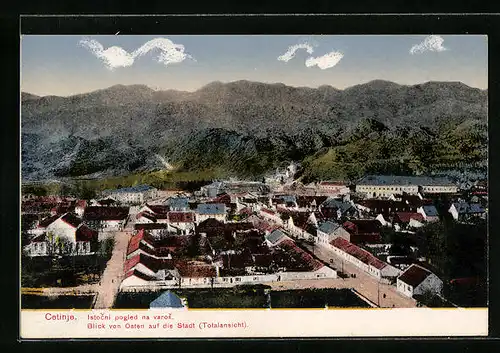 AK Cetinje, Blick von Osten auf die Stadt (Totalansicht)