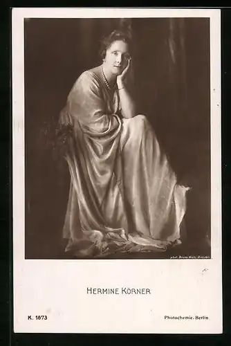 AK Schauspielerin Hermine Körner im Kostüm einer Theaterrolle