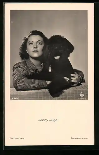 AK Schauspielerin Jenny Jugo mit Hund in einer Szene
