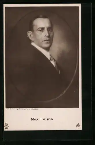 AK Schauspieler Max Landa im Anzug mit Monokel ernst schauend