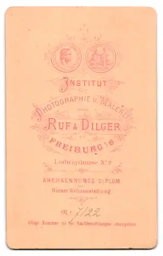 Fotografie Ruf & Dilger, Freiburg i. B., Ludwigstr. 2, Portrait betagte hübsche Frau mit Rüschenkopfschmuck