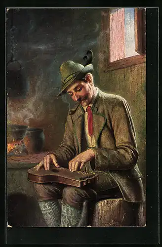 AK Mann in Tracht spielt beim Pfeife rauchen auf der Zither