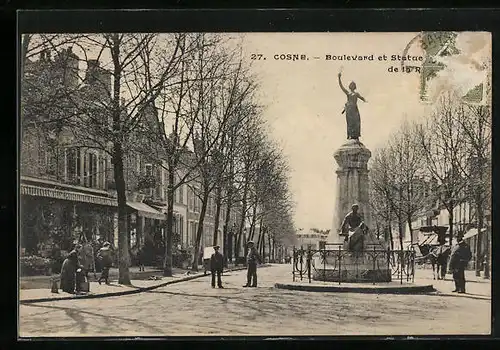 AK Cosne, Boulevard et Statue Place de la Republique