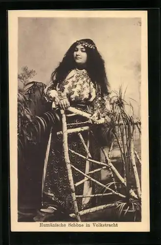 AK Rumänische Frau in Volkstracht