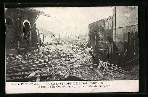 AK Saint-Denis, La Catastrophe, Le fort de la Couronne, vu de la route de Gonesse, Explosion