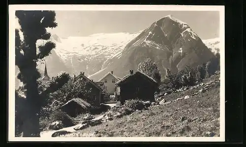 AK Balholmen, Ortspartie mit Gebirgspanorama