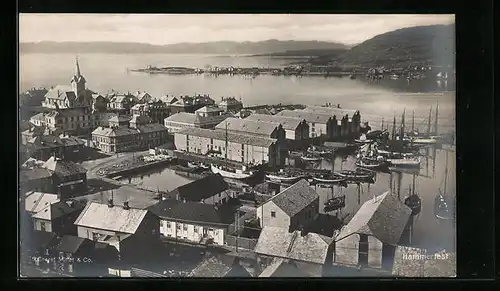 AK Hammerfest, Ortspartie mit Hafen