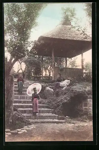 AK Junge Geishas in einem Park