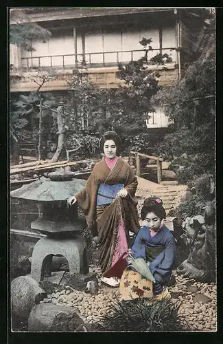 AK Zwei Geishas im japanischen Garten