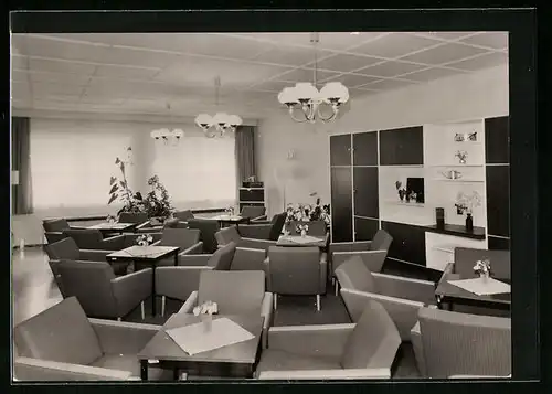 AK Feldberg /Meckl., FDGB-Feriendienst Erhoungsheim Luzin, Klubraum, Innenansicht