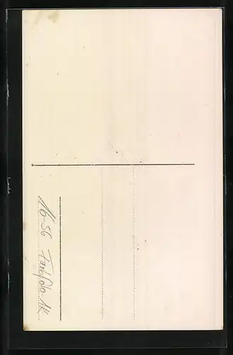 Farbfoto-AK Junges Mädchen in Trachtenkleidung