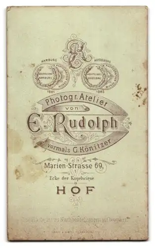 Fotografie E. Rudolph, Hof, Marienstrasse 69, Heranwachsender Bursche mit pomadisiertem Mittelscheitel