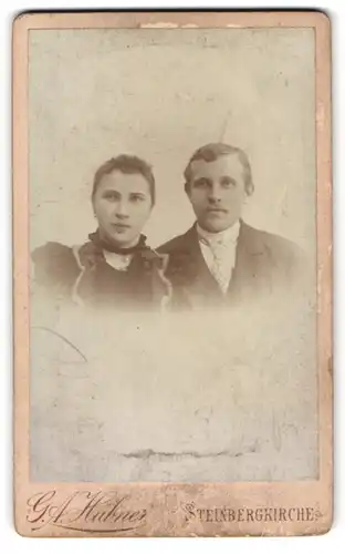 Fotografie G. A. Hübner, Steinbergkirche, Paar mit Blick zur Seite