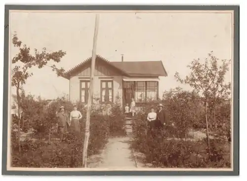 Fotografie K. F. W. Jäger, Kaulsdorf a. Ostbahn, Ansicht Kaulsdorf a. Ostbahn, Schrebergarten mit kleinem Häusschen