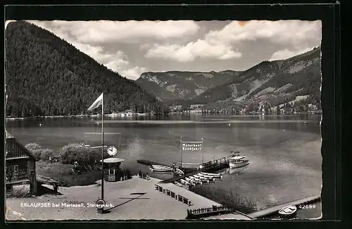 AK Erlaufsee /Mariazell, Bootsanlegeplatz vor Bergpanorama