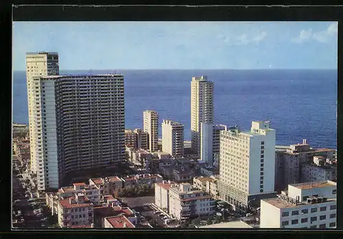 AK Havana City, Hochhäuser mit Blick aufs Meer