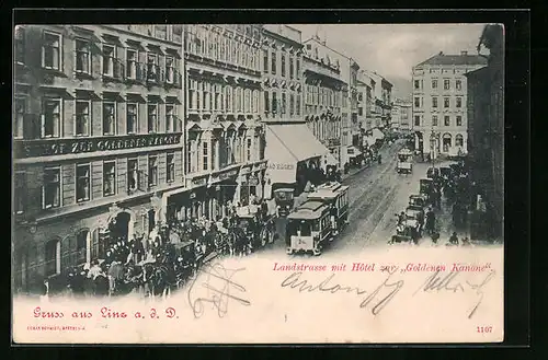 AK Linz /Donau, Landstrasse mit Hotel zur Goldenen Kanone aus der Vogelschau