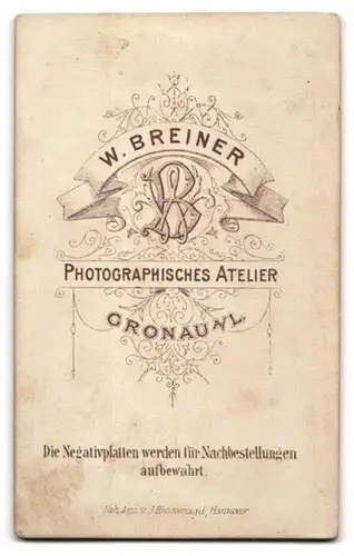 Fotografie W. Breiner, Gronau a /L., Junge Dame im hübschen Kleid