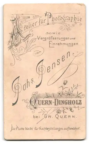 Fotografie Johs. Jensen, Quern-Dingholz bei Gr. Quern, Zwei junge Damen in modischen Kleidern