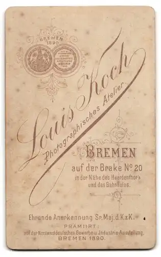 Fotografie Louis Koch, Bremen, Auf der Brake 20, Junger Herr im Anzug mit Fliege