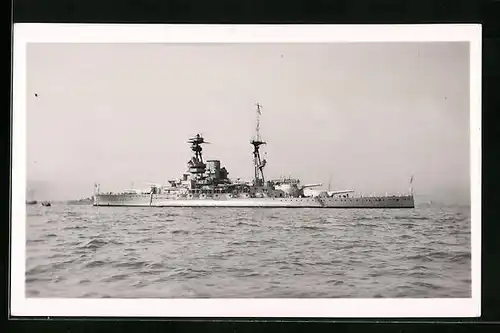 AK Britisches Kriegsschiff HMS Ramillies auf Steuerbord