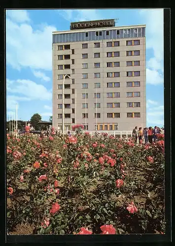 AK Sassnitz /Rügen, Rügen-Hotel und Rosenbeete