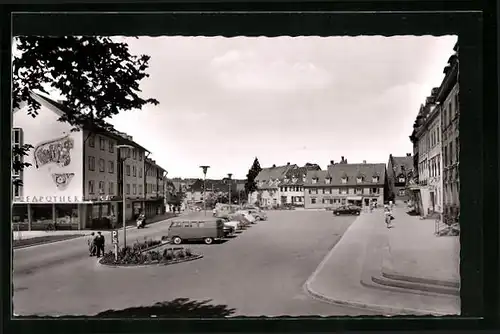 AK Donaueschingen, Karlstrasse mit Hofapotheke