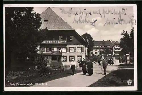 AK Saig /Schwarzwald, Gasthaus zum Ochsen mit Besuchern