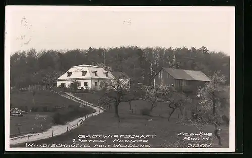 AK Weidling, Gastwirtschaft Peter Hauser mit Strasse