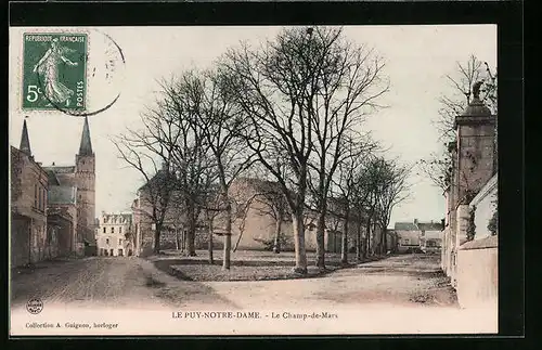 AK Le Puy-Notre-Dame, Le Champ-de-Mars