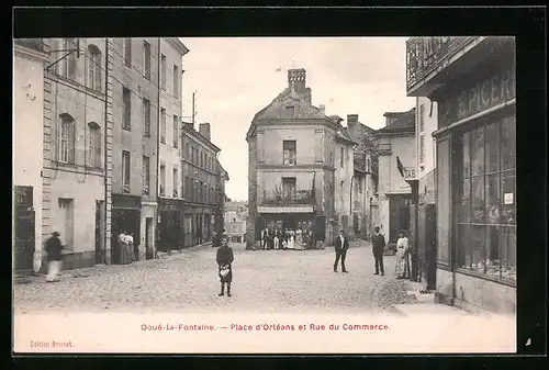 AK Doué-la-Fontaine, Place d`Orleans et Rue du Commerce