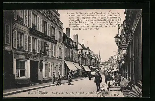 AK Auxerre, La Rue du Temple, l'Hotel de l'Epée