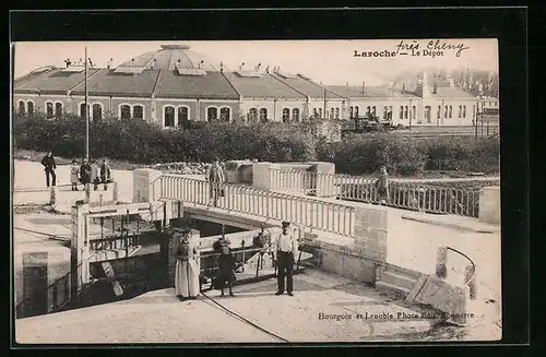 AK Laroche, Le Dépot