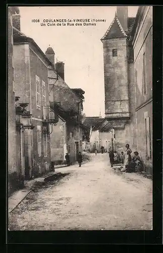 AK Coulanges-la-Vineuse, Un Coin de la Rue des Dames