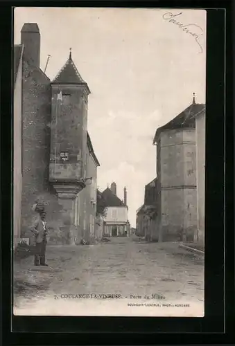 AK Coulange-la-Vineuse, Porte du Milieu