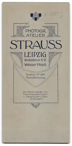 Fotografie Strauss, Leipzig-Weisser Hirsch, Windmühlenstr. 8-12, Junges Paar in modischer Kleidung