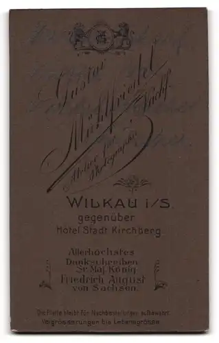 Fotografie Gustav Mühlfriedel Nachf., Wilkau i. S., ggü. Hotel Stadt Wilkau, Portrait einer Dame mit Brosche