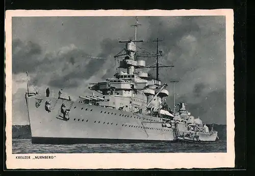 AK Kreuzer Nürnberg der Kriegsmarine auf Backbord