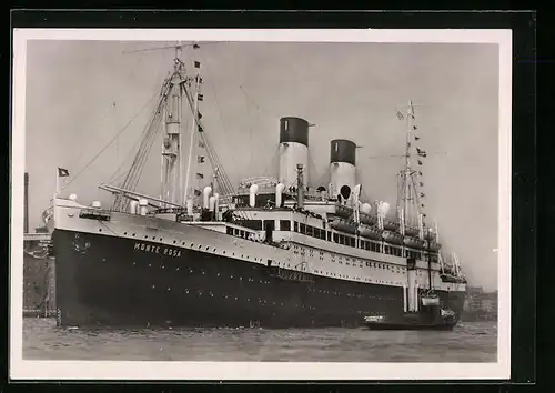 AK Passagierschiff MS Monte Sarmiento mit Flaggengala im Hafen anliegend