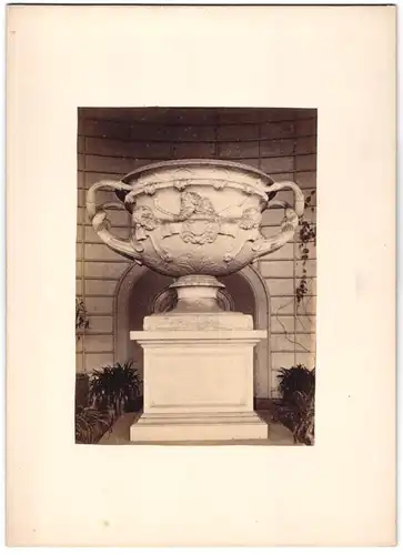 Fotografie unbekannter Fotograf, Ansicht Tivoli, Warwick-Vase auf dem Gelände der Villa des kleinen Hadrian