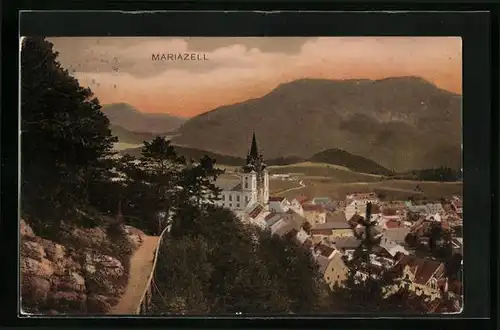 AK Mariazell, Ortsansicht mit Bergen aus der Vogelschau