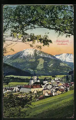 AK Mariazell, Ortsansicht aus der Vogelschau mit Bergen