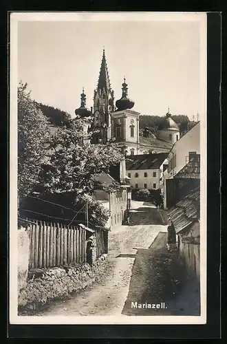 AK Mariazell, Strassenpartie mit Kirche