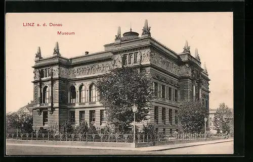 AK Linz /Donau, Strassenansicht des Museums