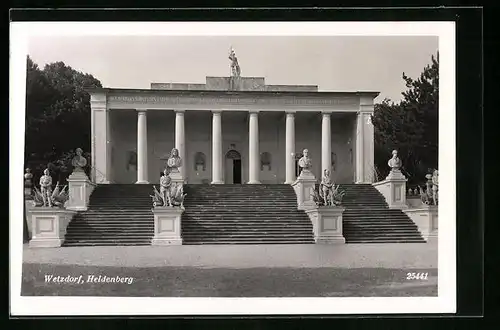 AK Wetzdorf, Heldenberg (Frontalansicht)