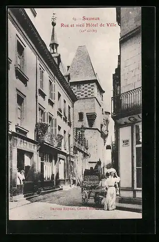 AK Saumur, Rue et vieil Hôtel de Ville