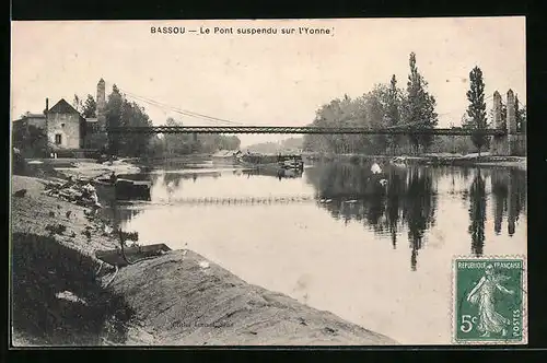 AK Bassou, Le Pont suspendu sur l'Yonne